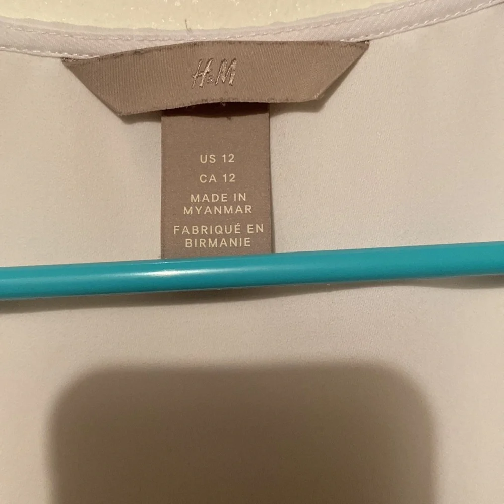 H&M blouse - Picture 2 of 3